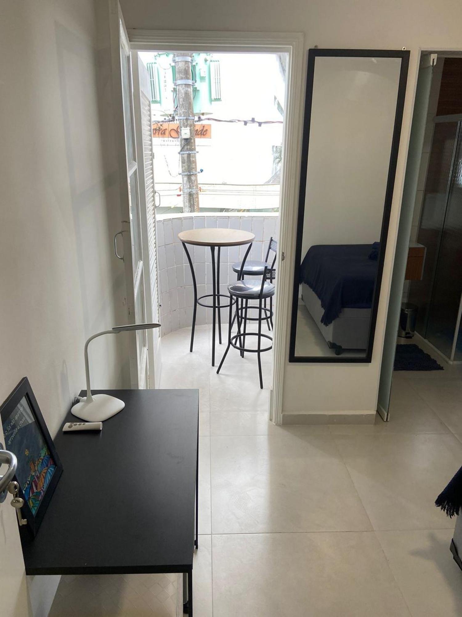 Canto Forte- Suite C/Varanda - Ate 5 Hospedes- Garagem - Wi Fi E 200 Metros Da Praia, 50 Metros Da Av Gastronomica Da Pg Praia Grande  Exterior foto